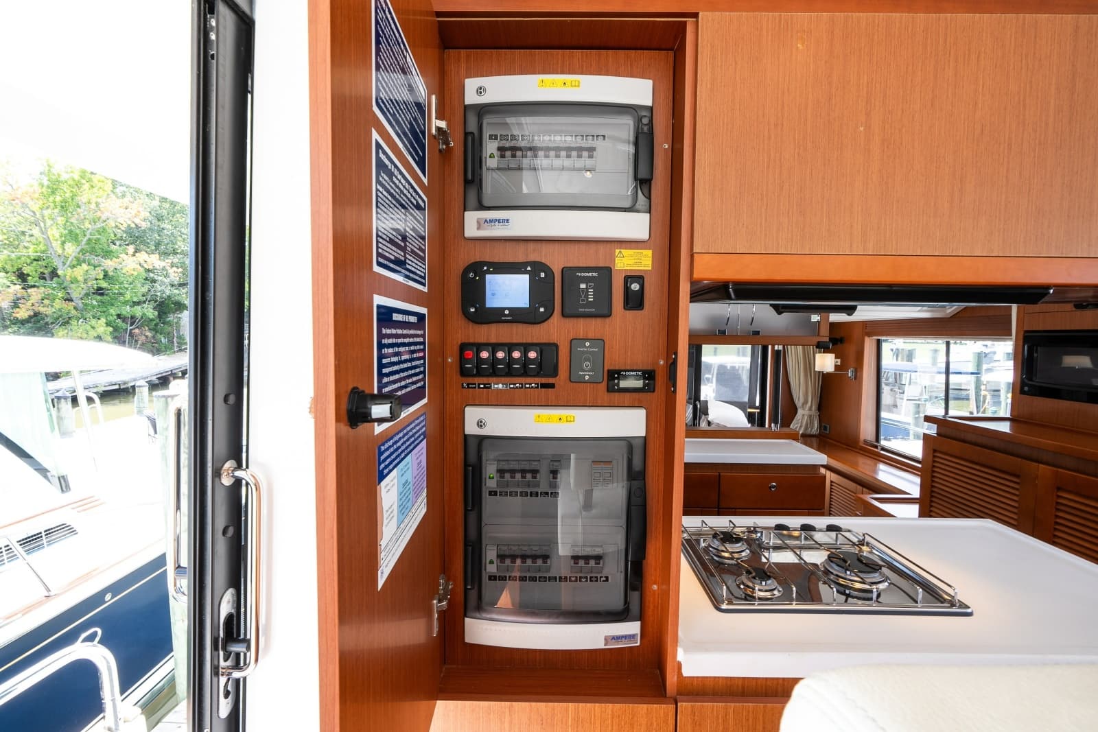 2020 Beneteau Swift Trawler 50 - Photo 7
