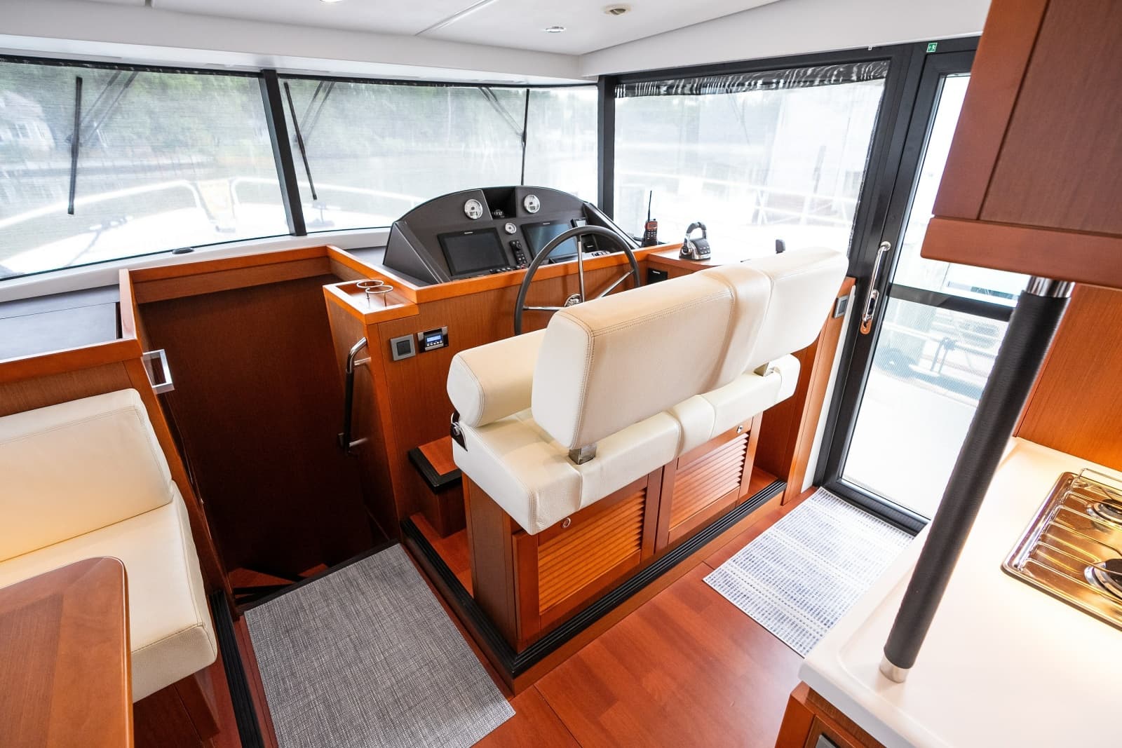 2020 Beneteau Swift Trawler 50 - Photo 103