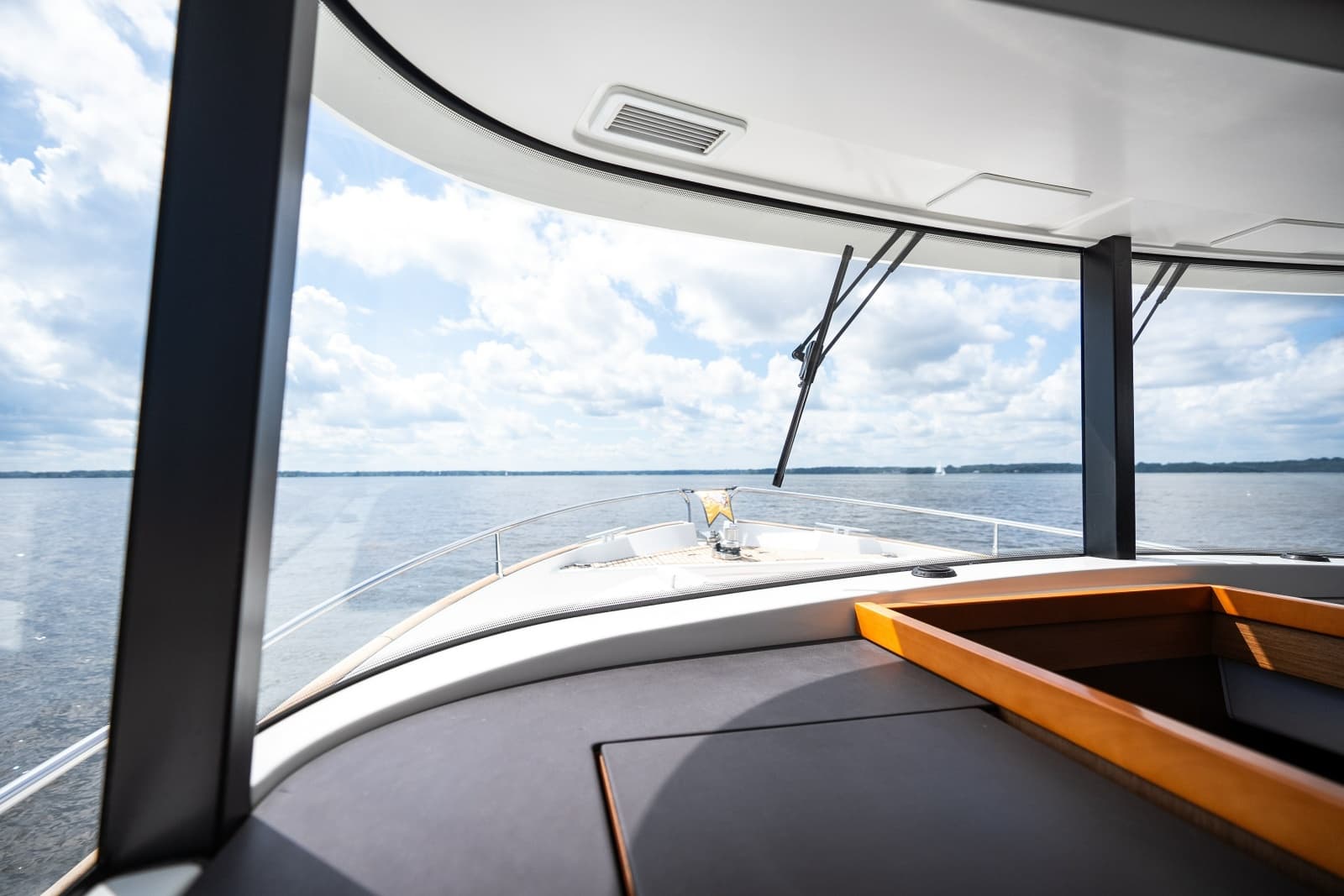 2020 Beneteau Swift Trawler 50 - Photo 12