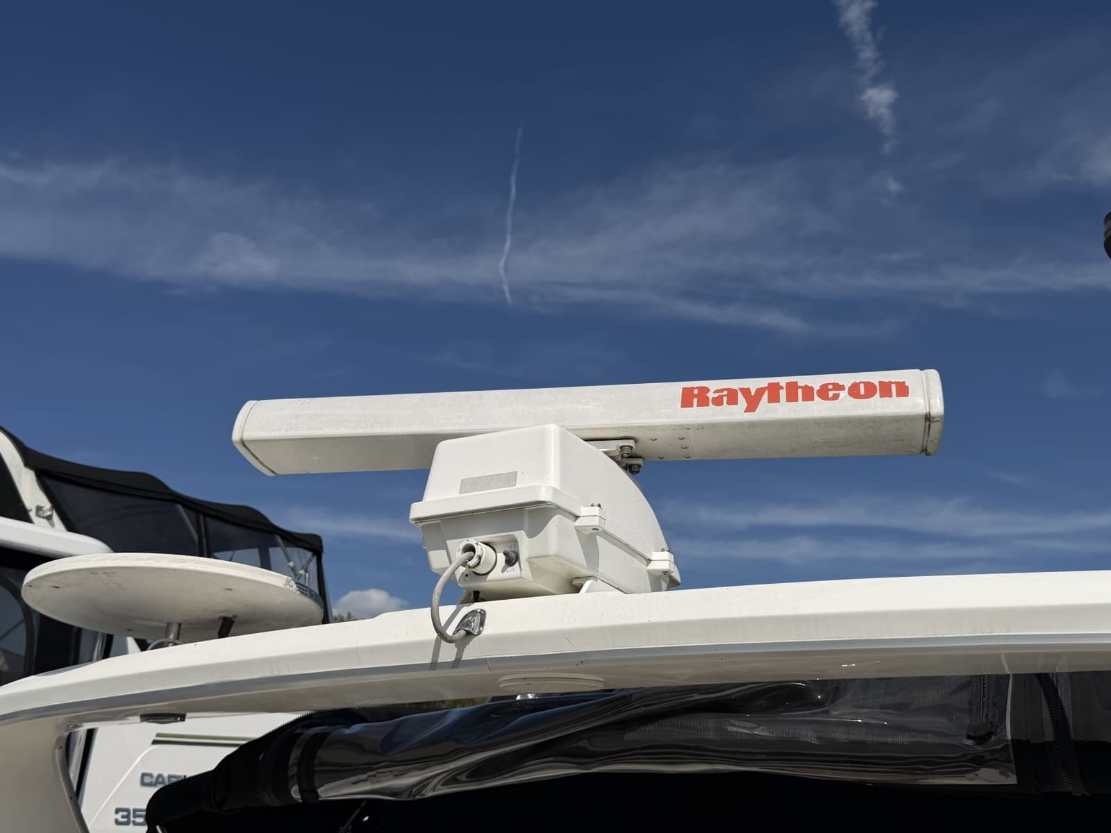 1993 Sea Ray 370 Express Cruiser - Photo 5