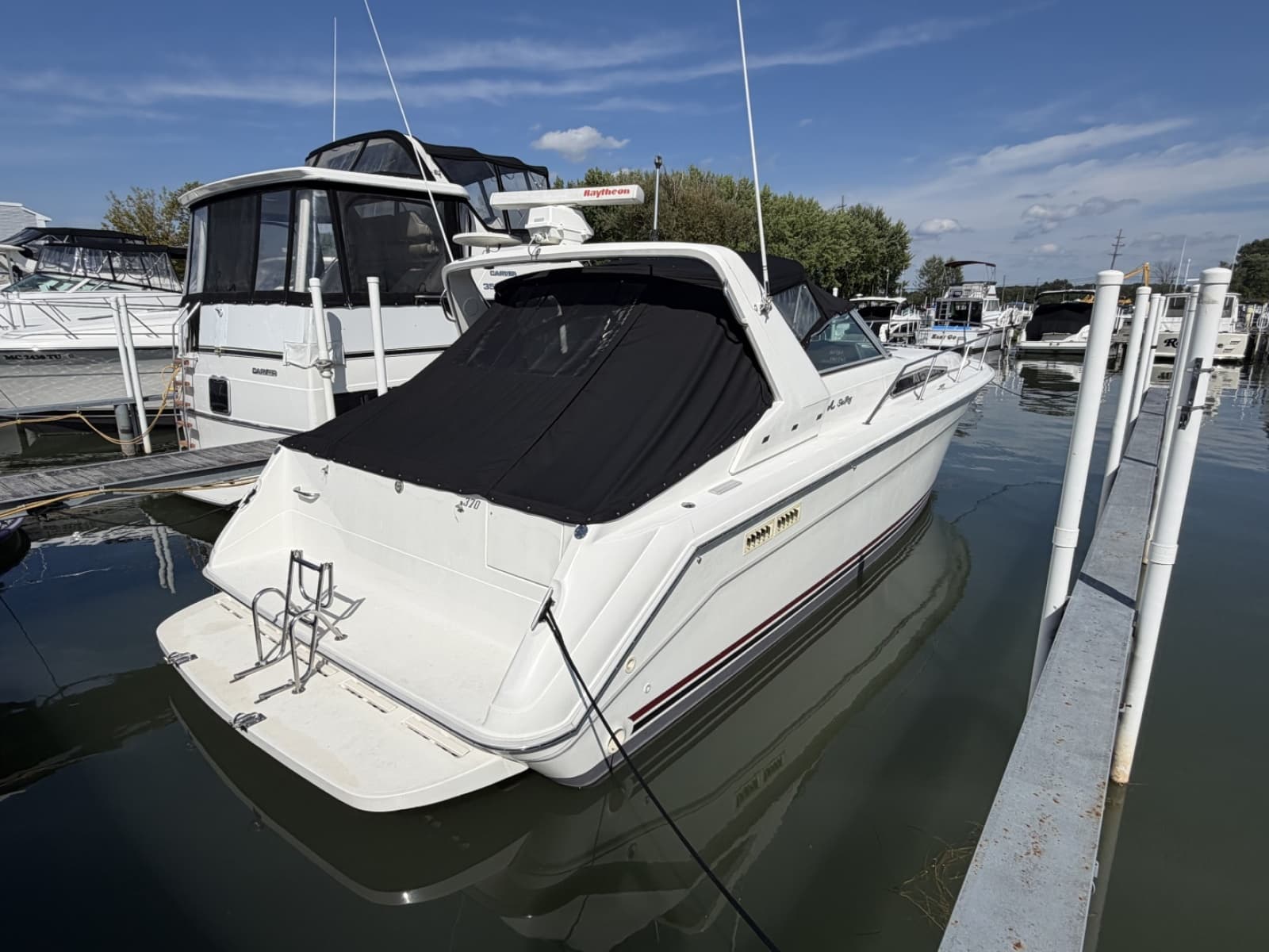 1993 Sea Ray 370 Express Cruiser - Photo 3