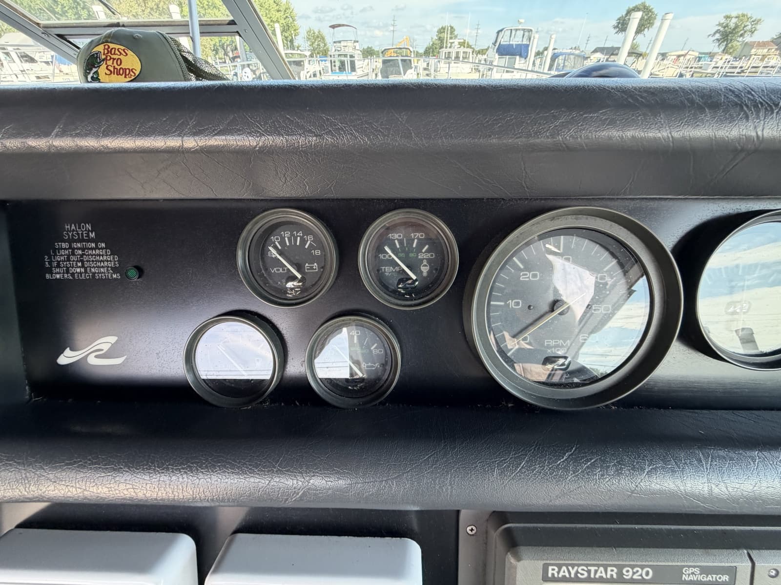1993 Sea Ray 370 Express Cruiser - Photo 21
