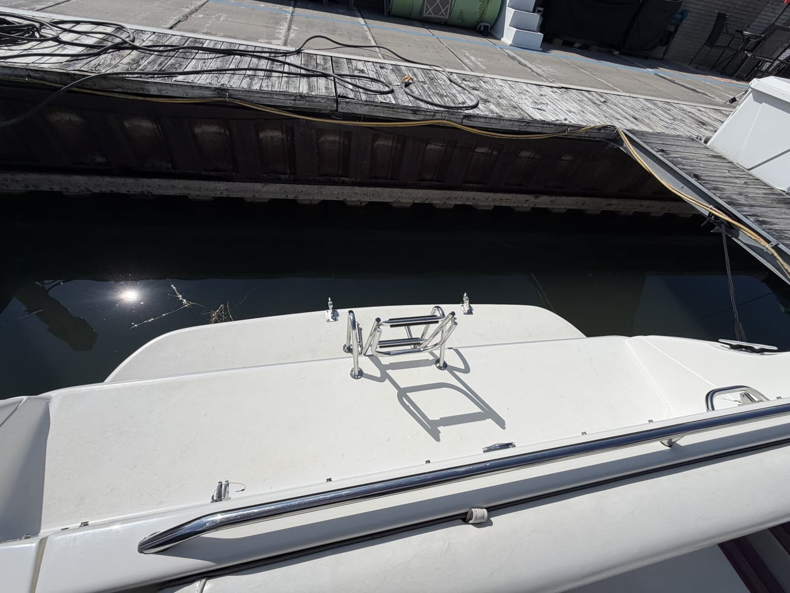 1993 Sea Ray 370 Express Cruiser - Photo 9