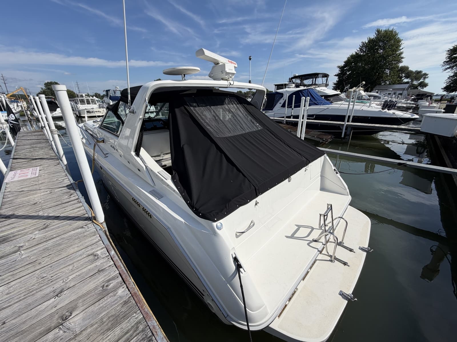 1993 Sea Ray 370 Express Cruiser - Photo 6