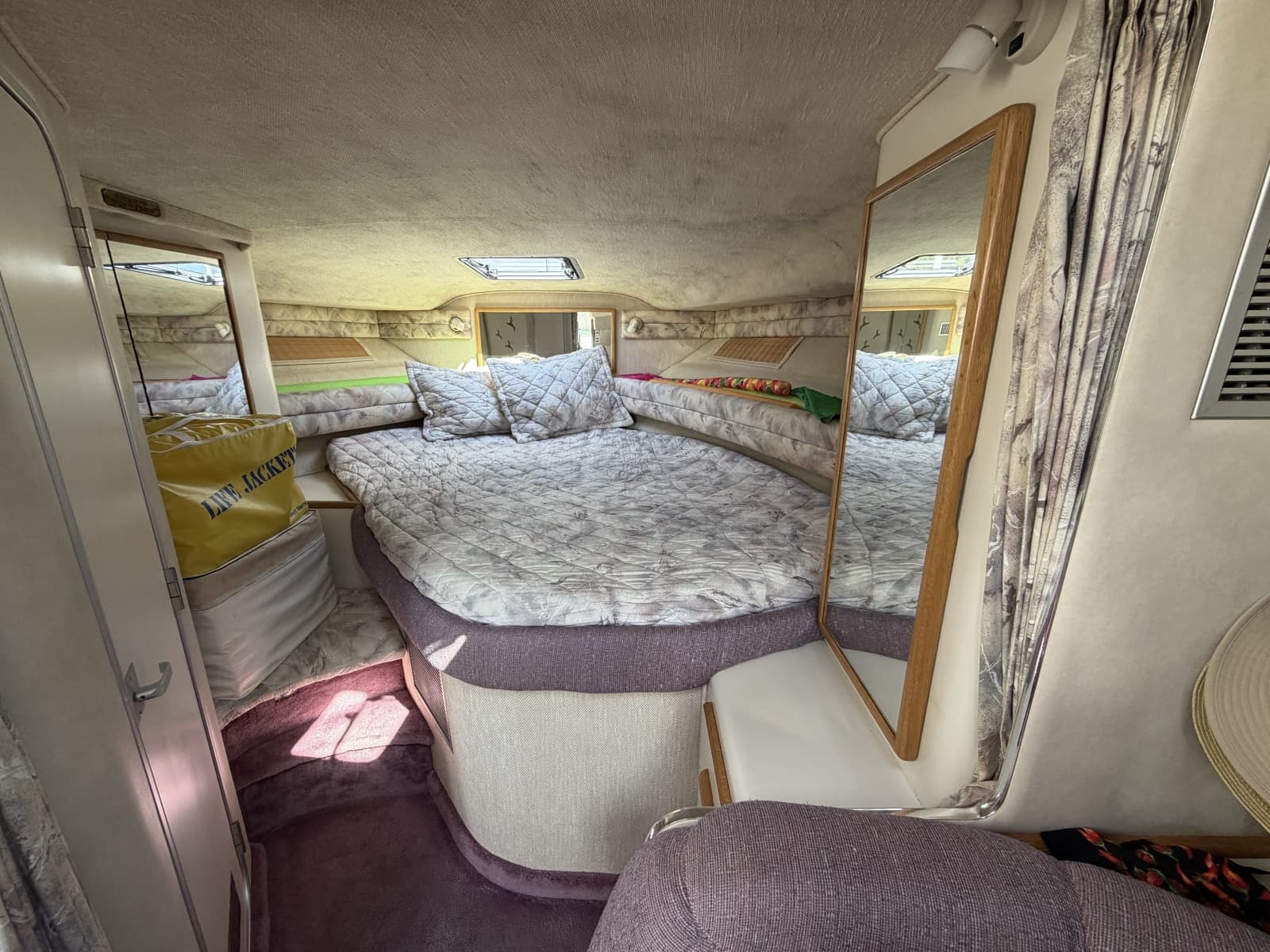 1993 Sea Ray 370 Express Cruiser - Photo 36