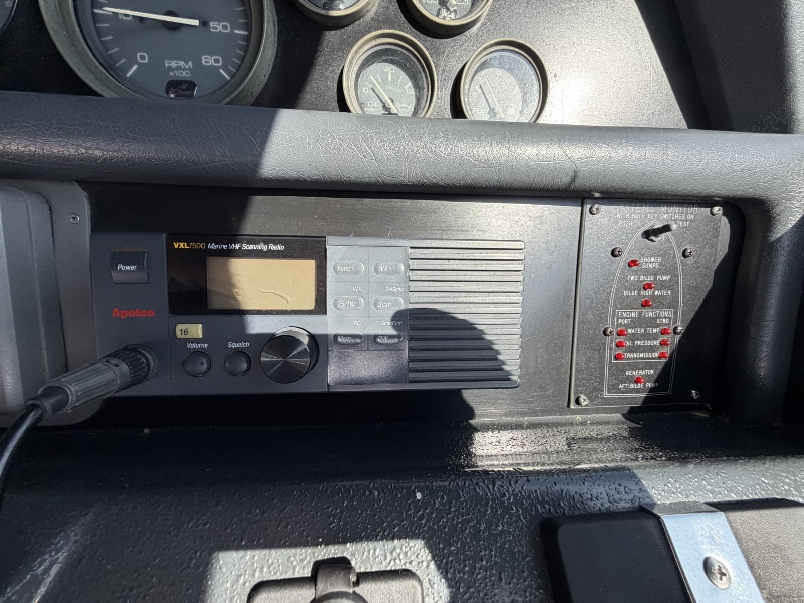 1993 Sea Ray 370 Express Cruiser - Photo 23