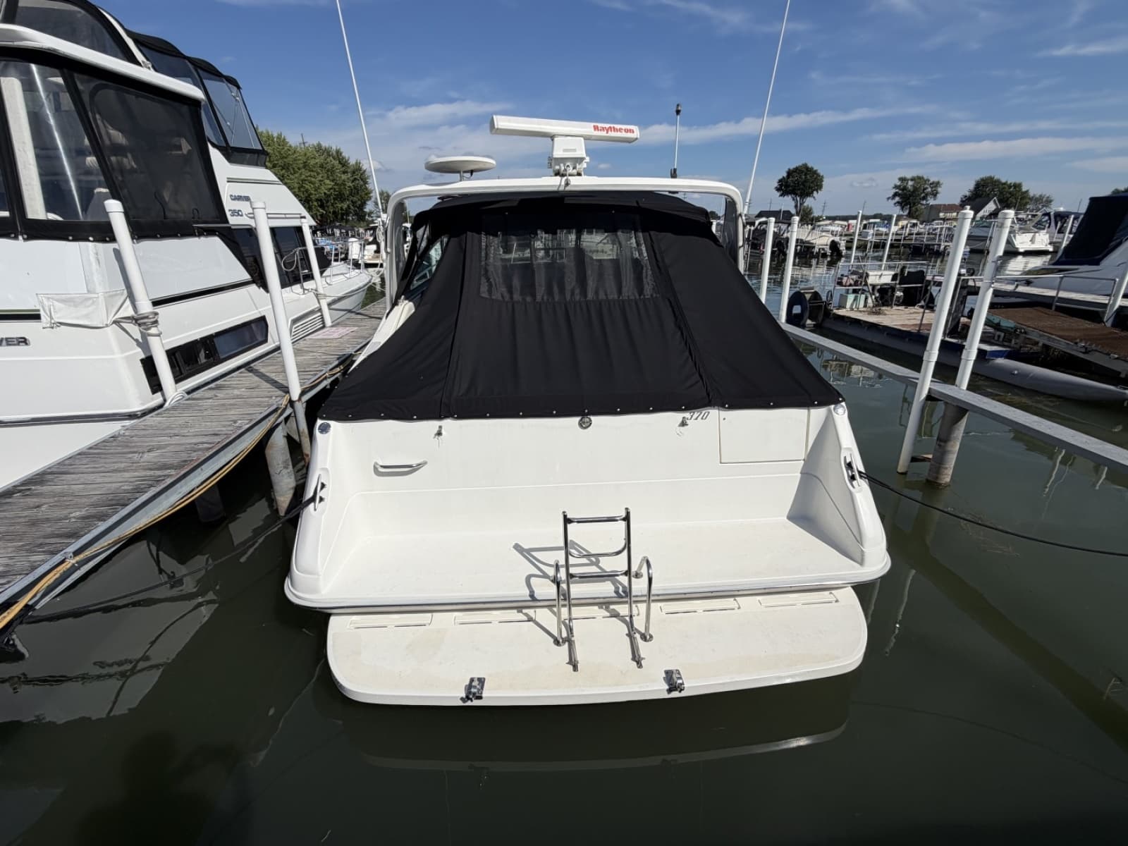 1993 Sea Ray 370 Express Cruiser - Photo 4