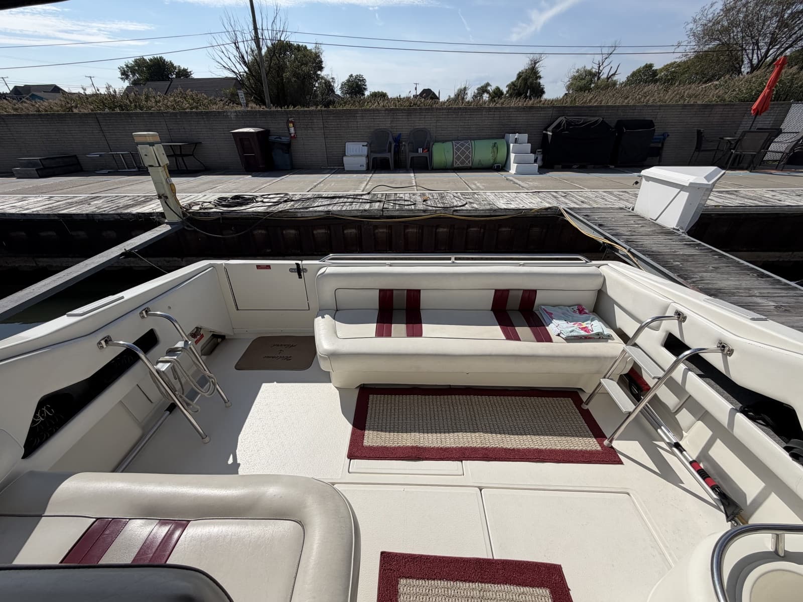 1993 Sea Ray 370 Express Cruiser - Photo 12