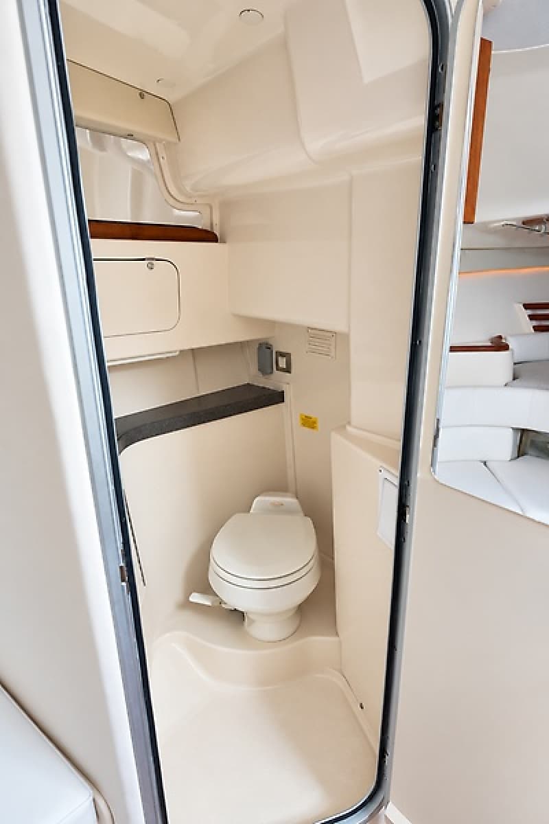 2006 Grady-White Express 330 - Photo 23