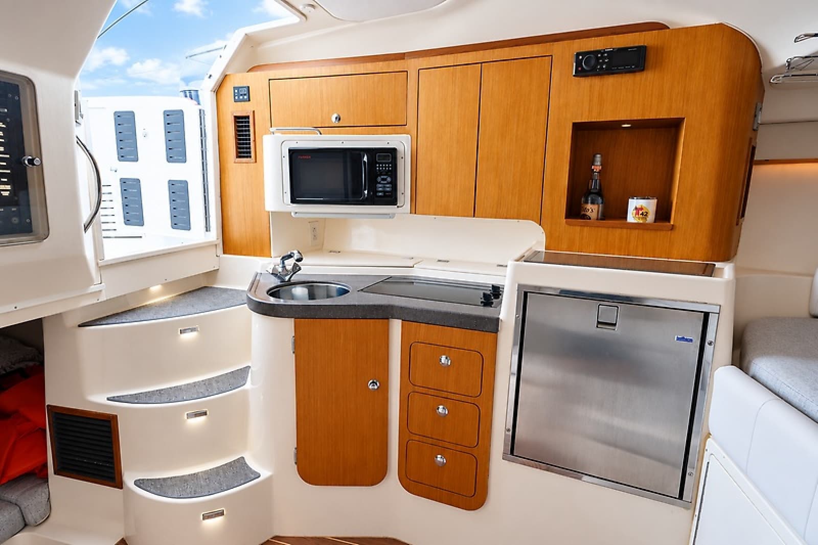 2006 Grady-White Express 330 - Photo 21