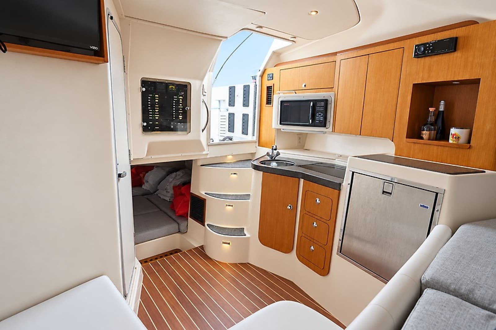 2006 Grady-White Express 330 - Photo 20