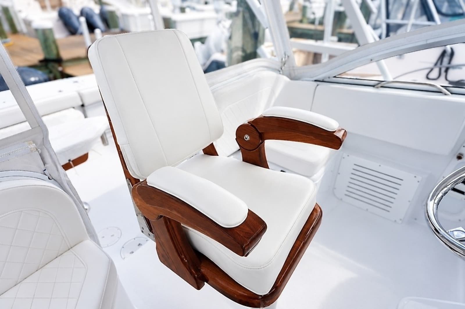 2006 Grady-White Express 330 - Photo 14