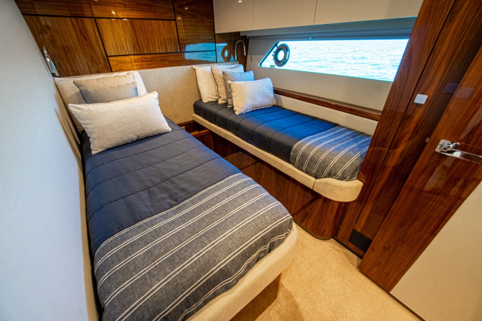 2025 Riviera 6800 Sport Yacht Platinum Edition - Photo 74