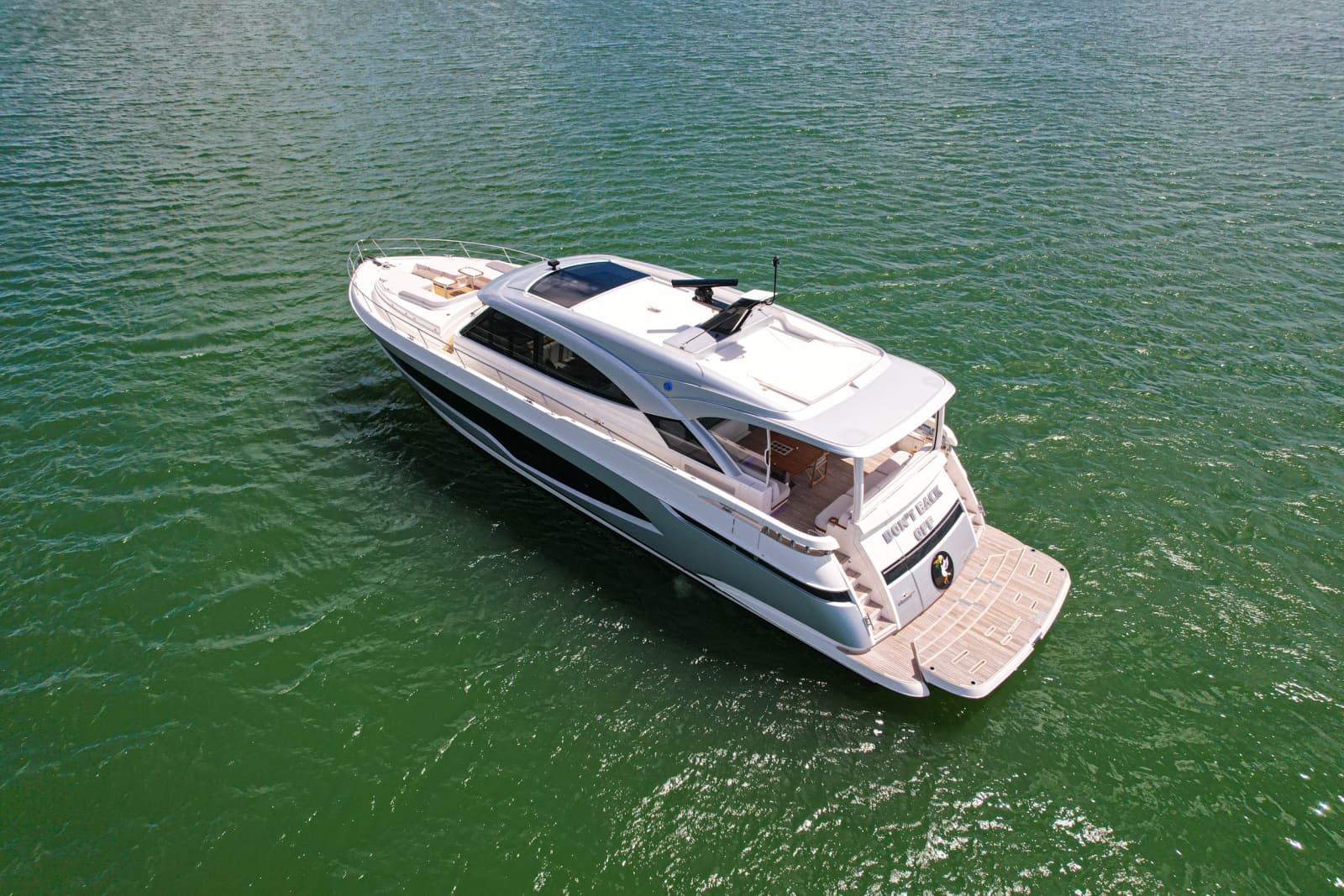 2025 Riviera 6800 Sport Yacht Platinum Edition - Photo 40