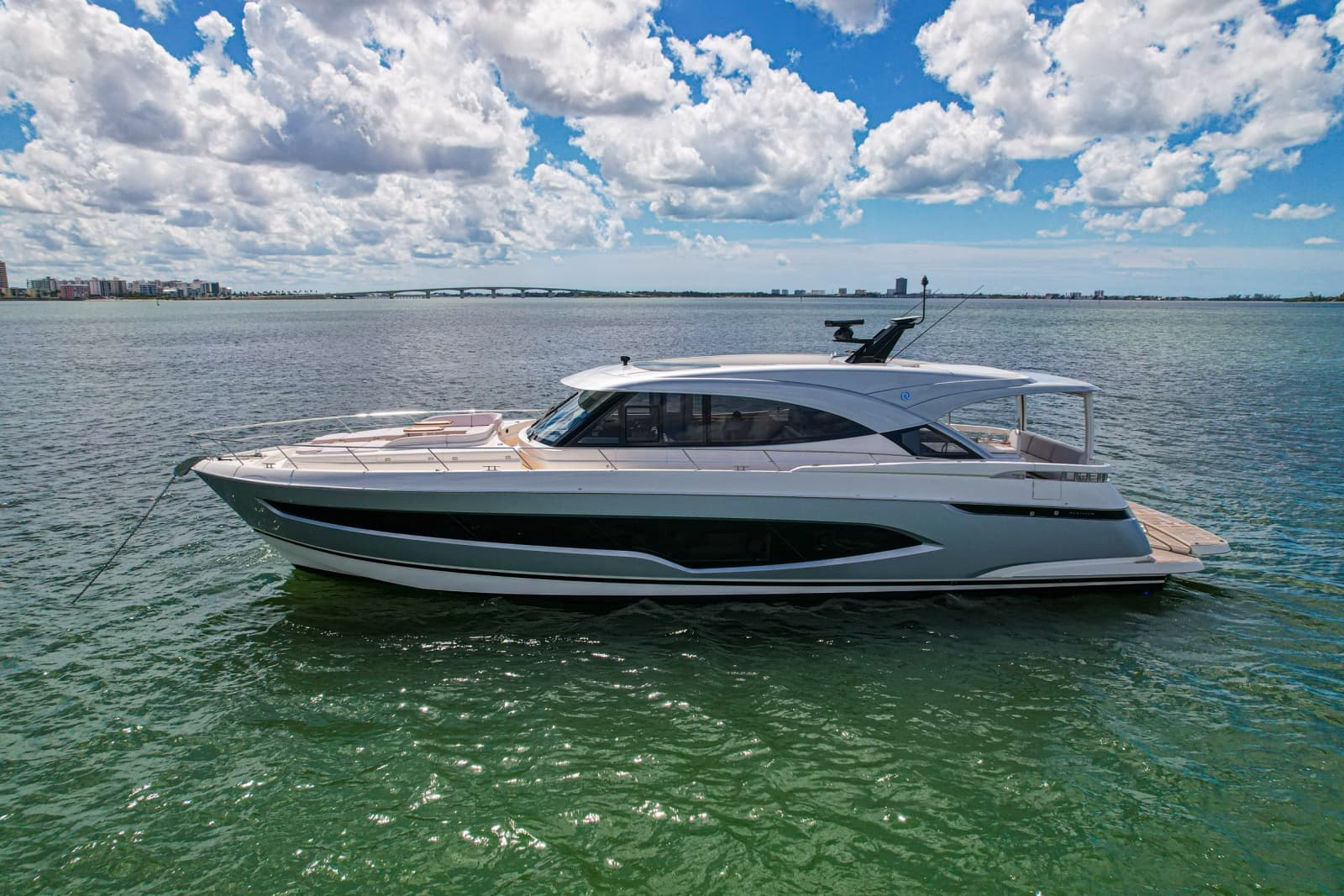 2025 Riviera 6800 Sport Yacht Platinum Edition - Photo 29