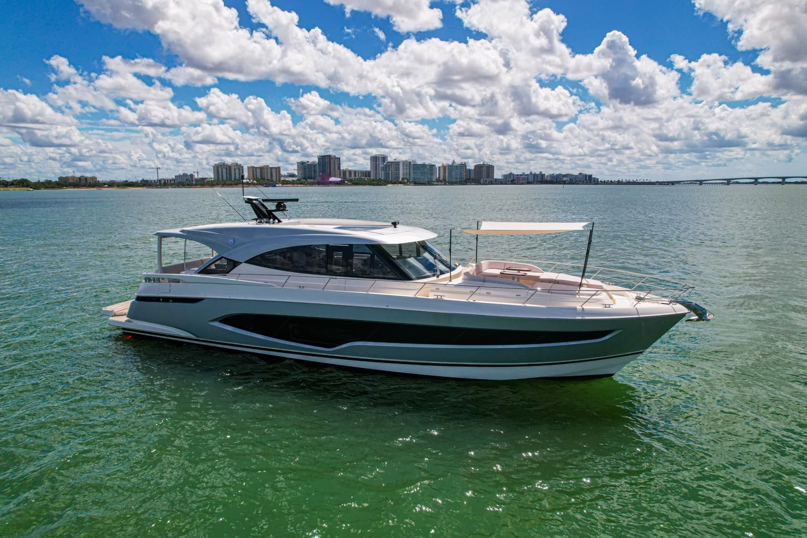 2025 Riviera 6800 Sport Yacht Platinum Edition - Photo 21