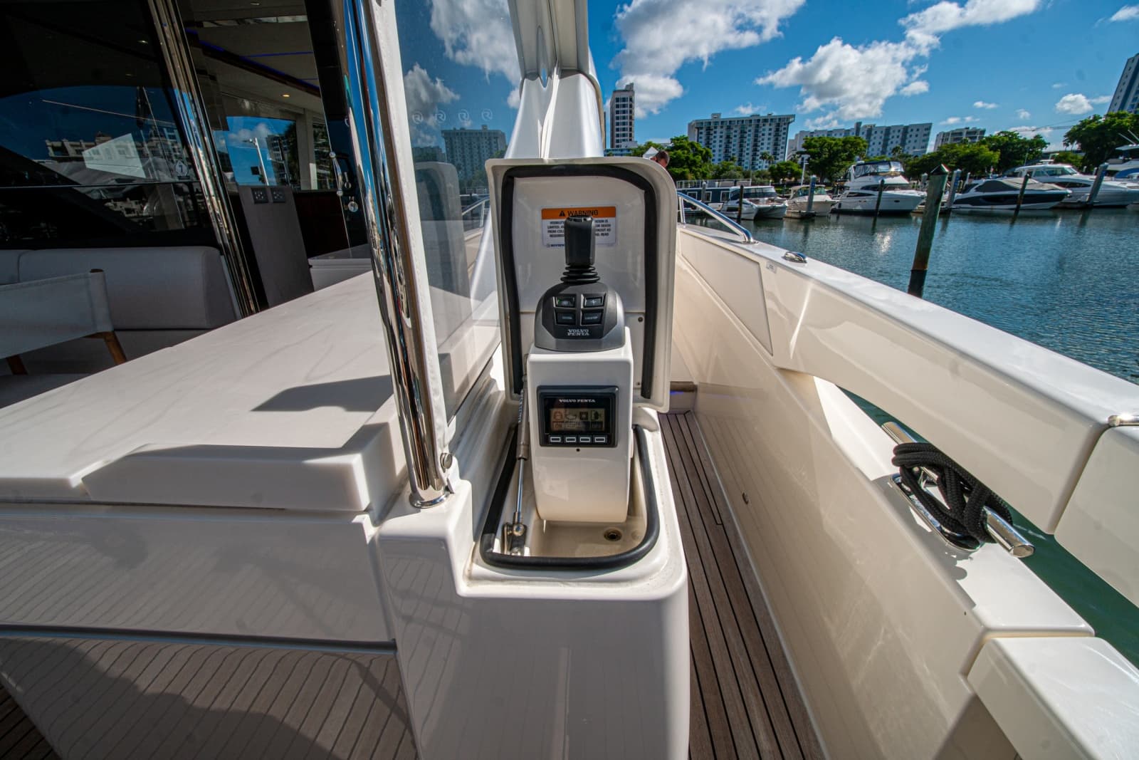 2025 Riviera 6800 Sport Yacht Platinum Edition - Photo 42