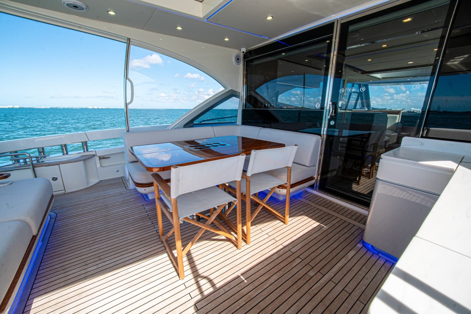 2025 Riviera 6800 Sport Yacht Platinum Edition - Photo 46