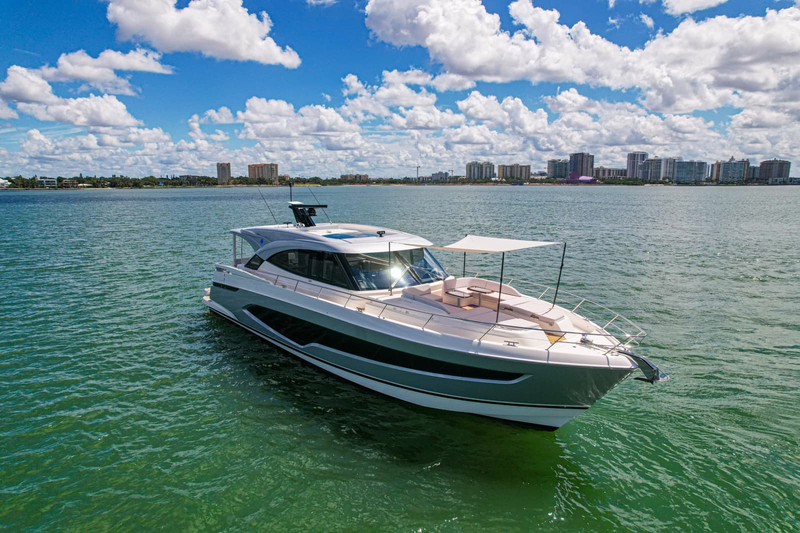 2025 Riviera 6800 Sport Yacht Platinum Edition - Photo 20