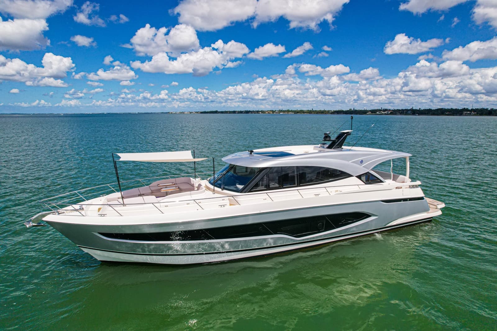 2025 Riviera 6800 Sport Yacht Platinum Edition - Photo 17