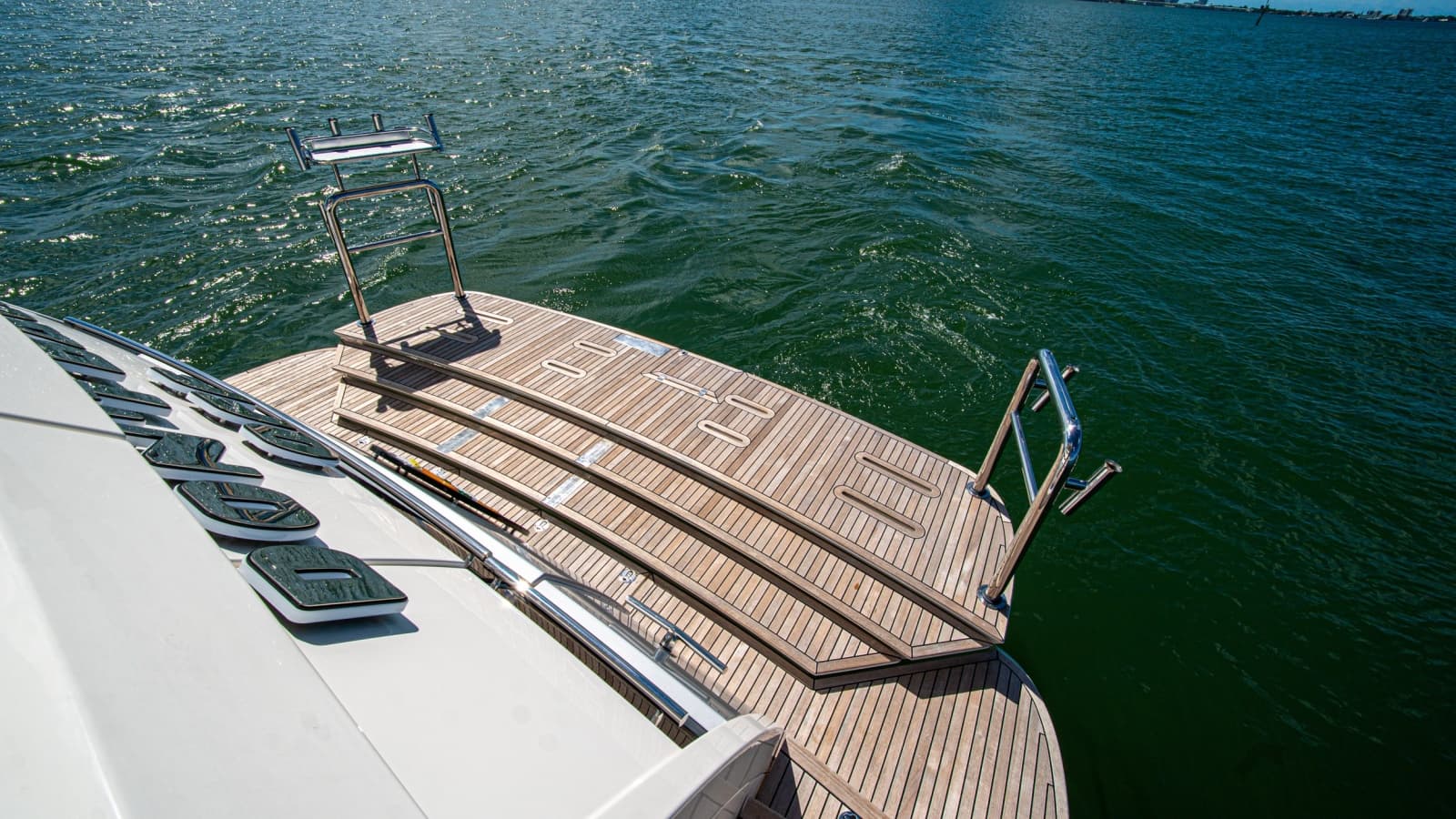 2025 Riviera 6800 Sport Yacht Platinum Edition - Photo 101