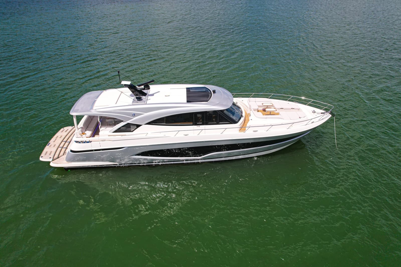 2025 Riviera 6800 Sport Yacht Platinum Edition - Photo 38