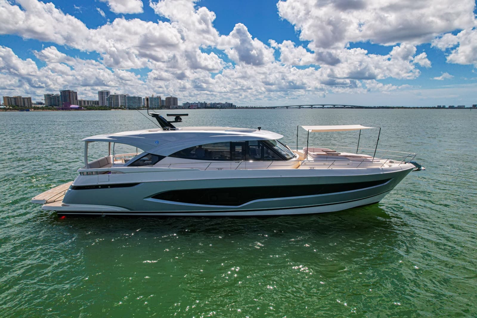 2025 Riviera 6800 Sport Yacht Platinum Edition - Photo 22