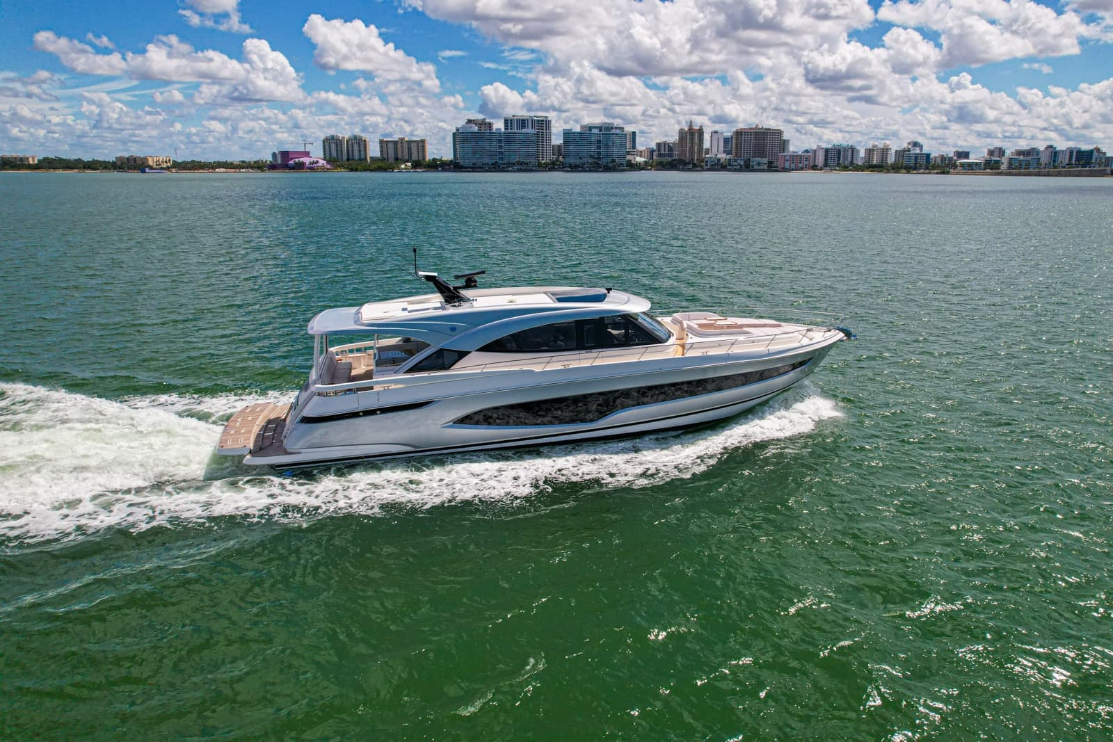 2025 Riviera 6800 Sport Yacht Platinum Edition - Photo 8
