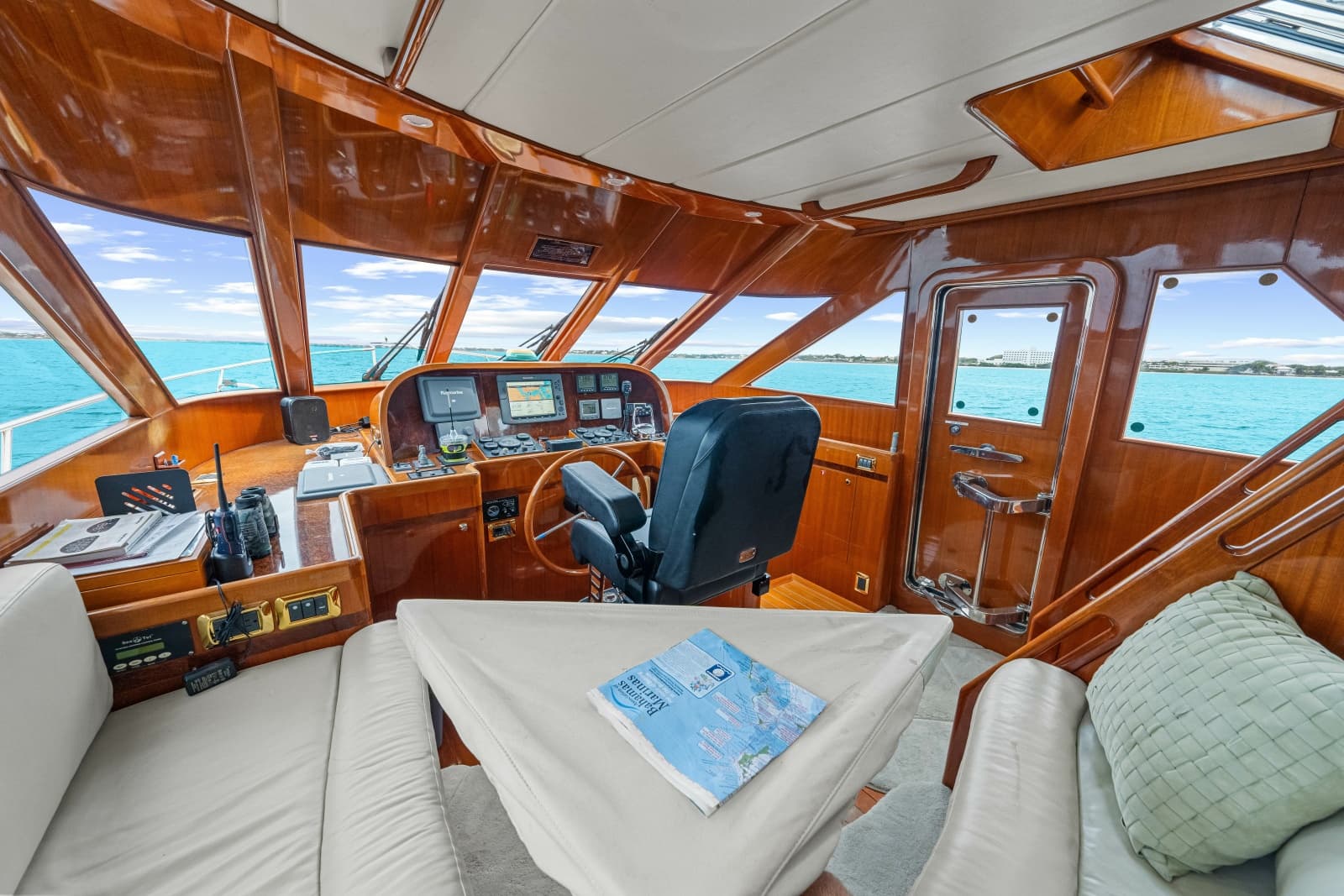 2005 Hampton 558 Pilothouse - Photo 70