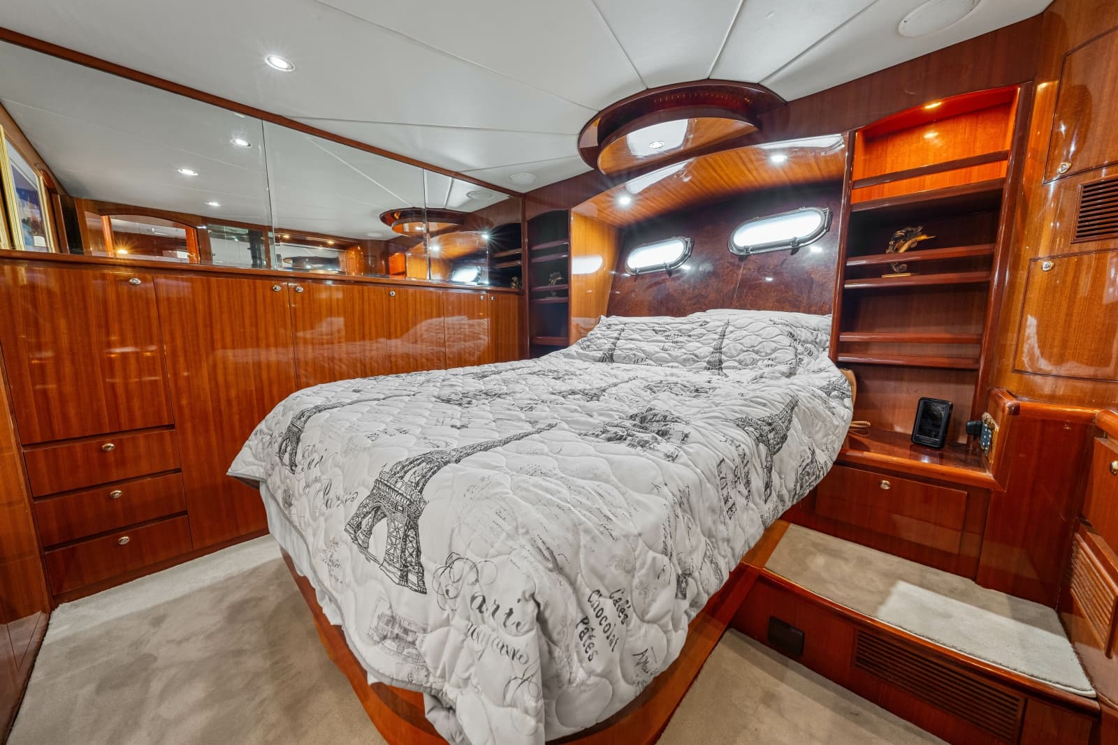 2005 Hampton 558 Pilothouse - Photo 74