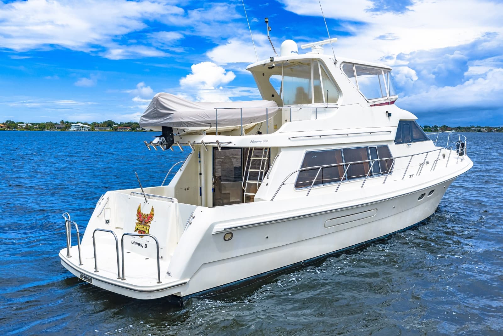 2005 Hampton 558 Pilothouse - Photo 10