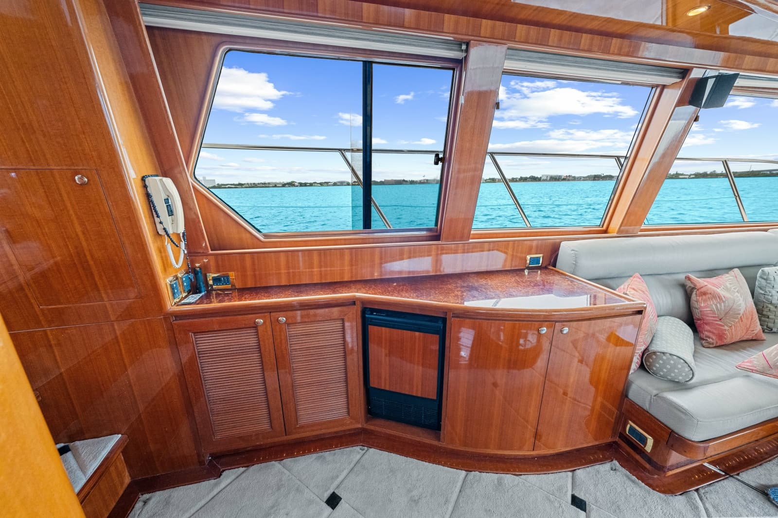 2005 Hampton 558 Pilothouse - Photo 64
