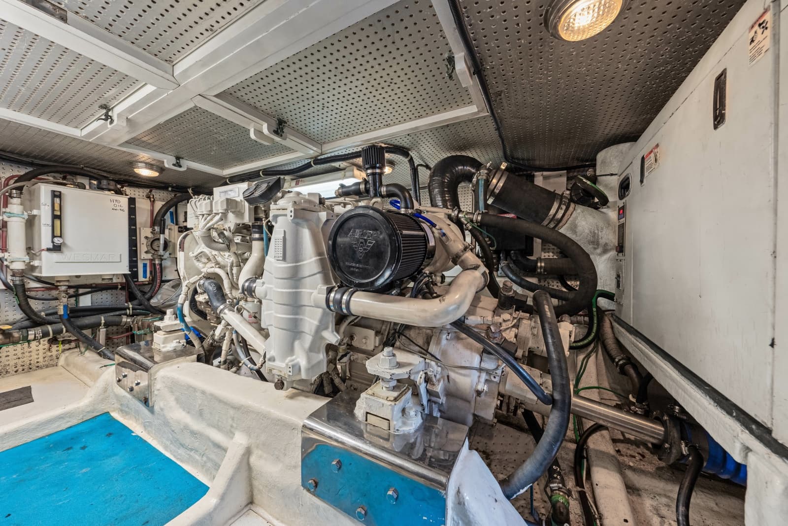 2005 Hampton 558 Pilothouse - Photo 81