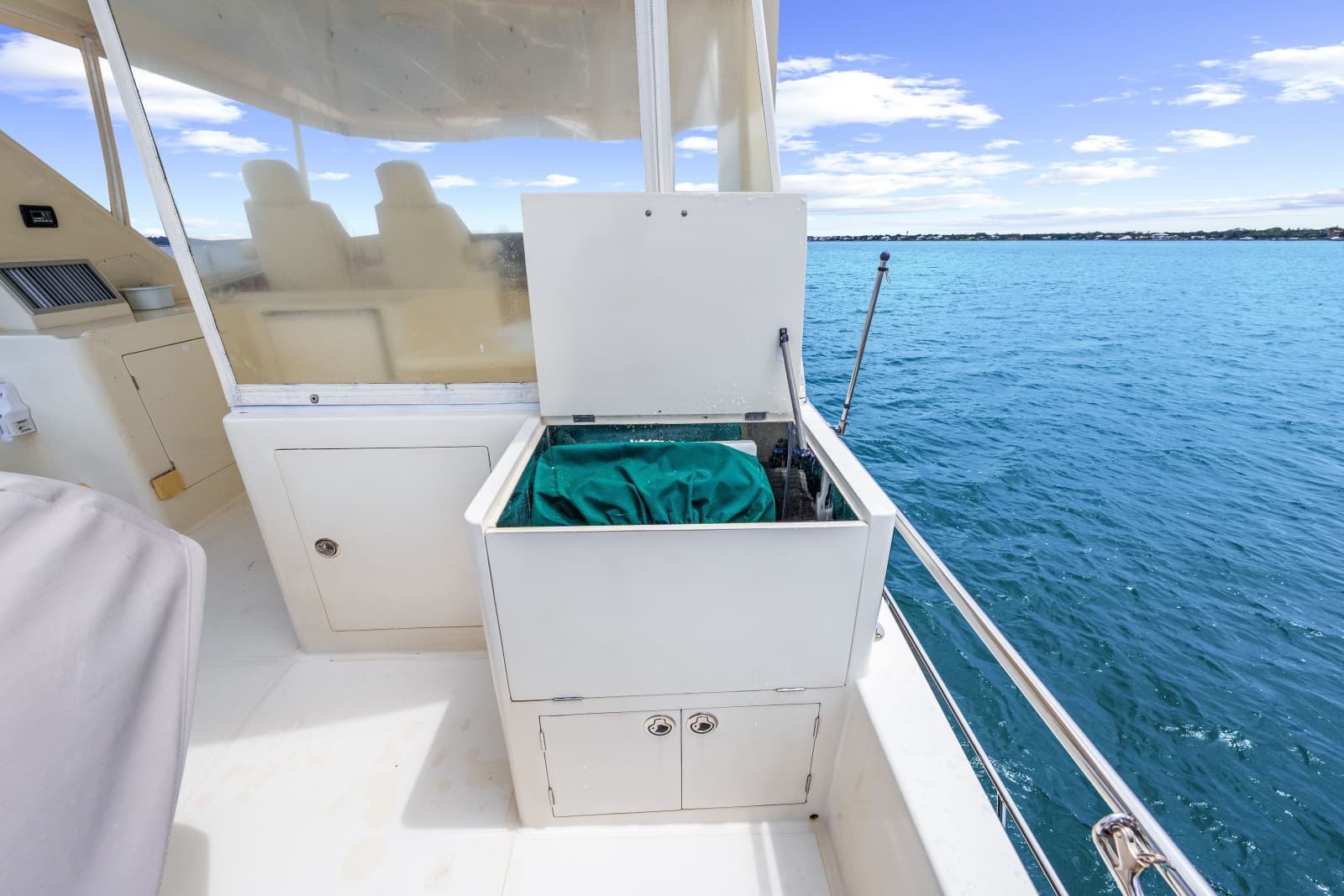 2005 Hampton 558 Pilothouse - Photo 50