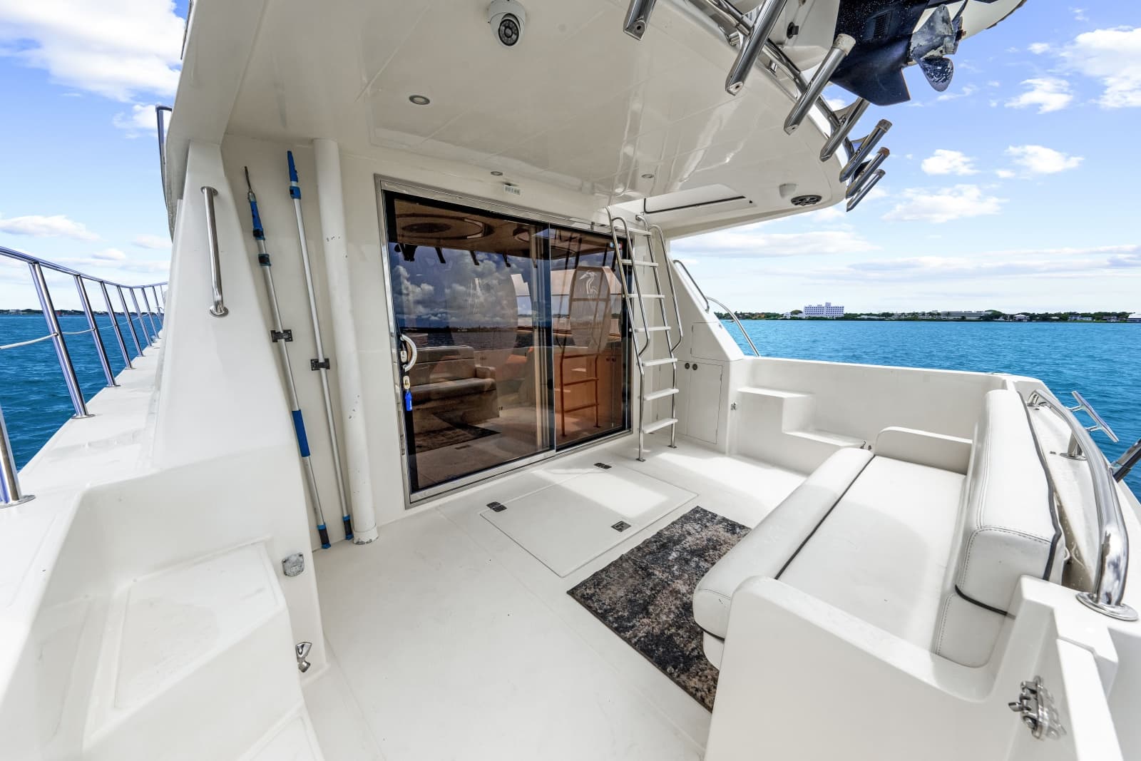 2005 Hampton 558 Pilothouse - Photo 36