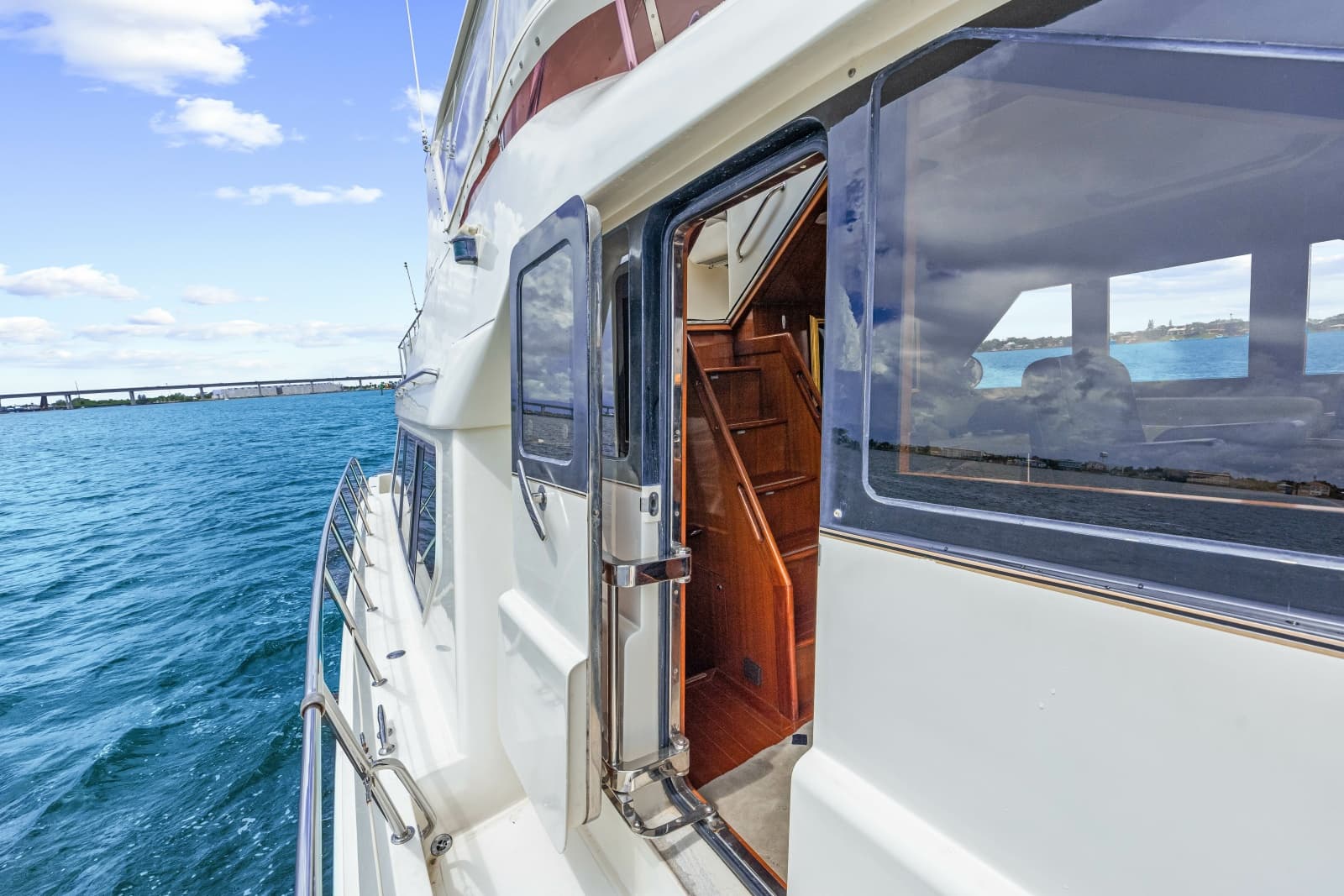 2005 Hampton 558 Pilothouse - Photo 46