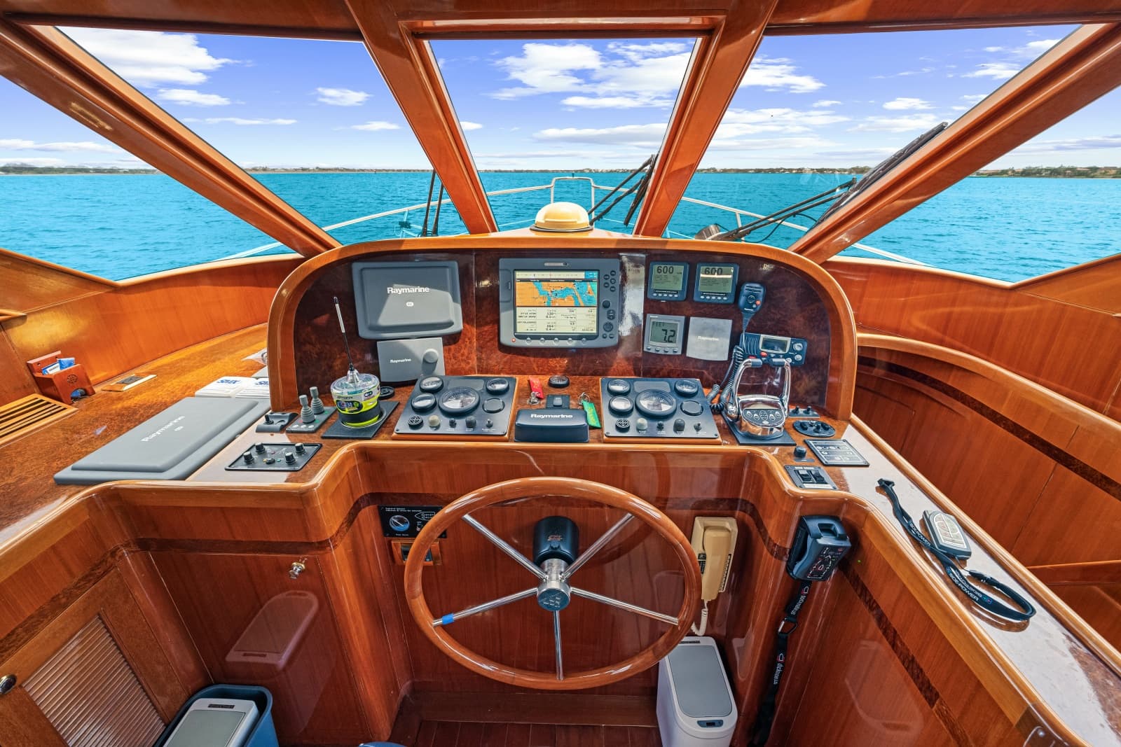 2005 Hampton 558 Pilothouse - Photo 68