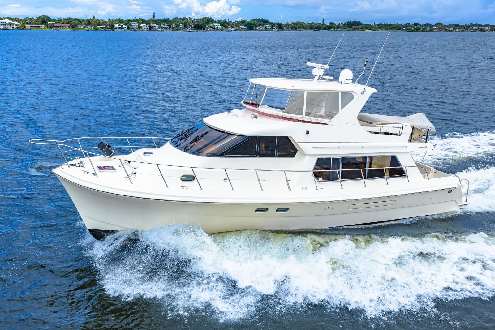 2005 Hampton 558 Pilothouse - Photo 31