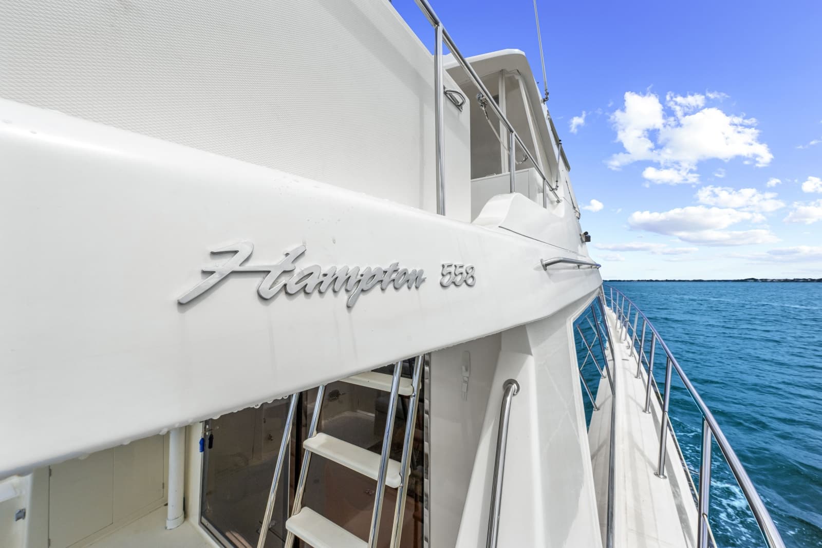 2005 Hampton 558 Pilothouse - Photo 41