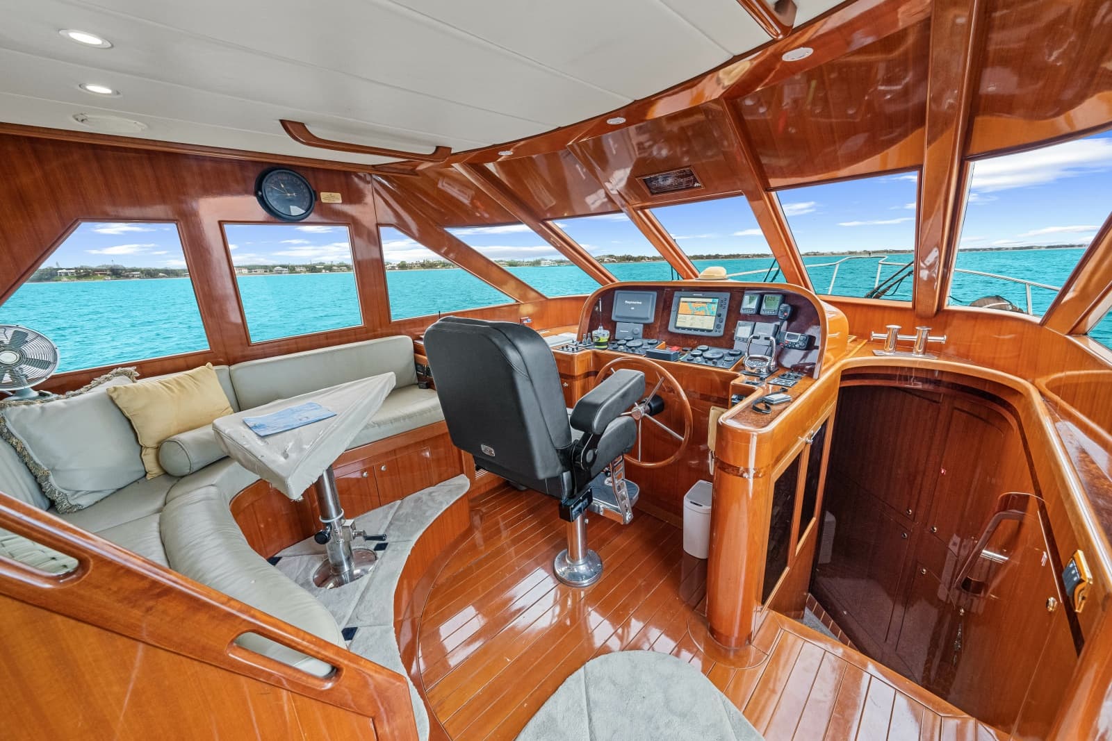 2005 Hampton 558 Pilothouse - Photo 66