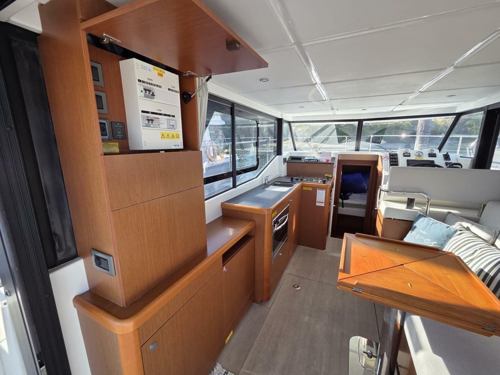2020 Beneteau Swift Trawler 30 - Photo 20