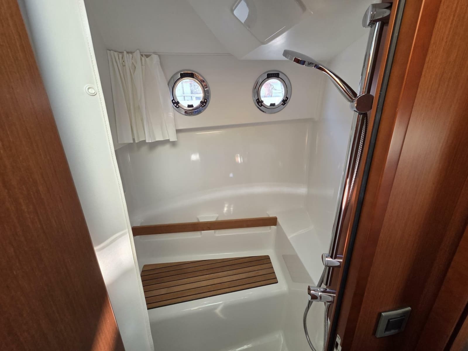 2020 Beneteau Swift Trawler 30 - Photo 7