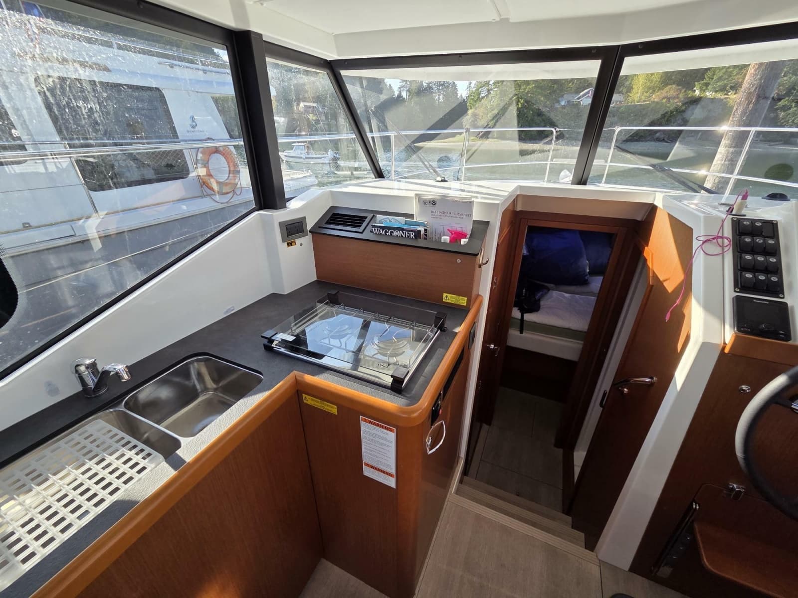 2020 Beneteau Swift Trawler 30 - Photo 8