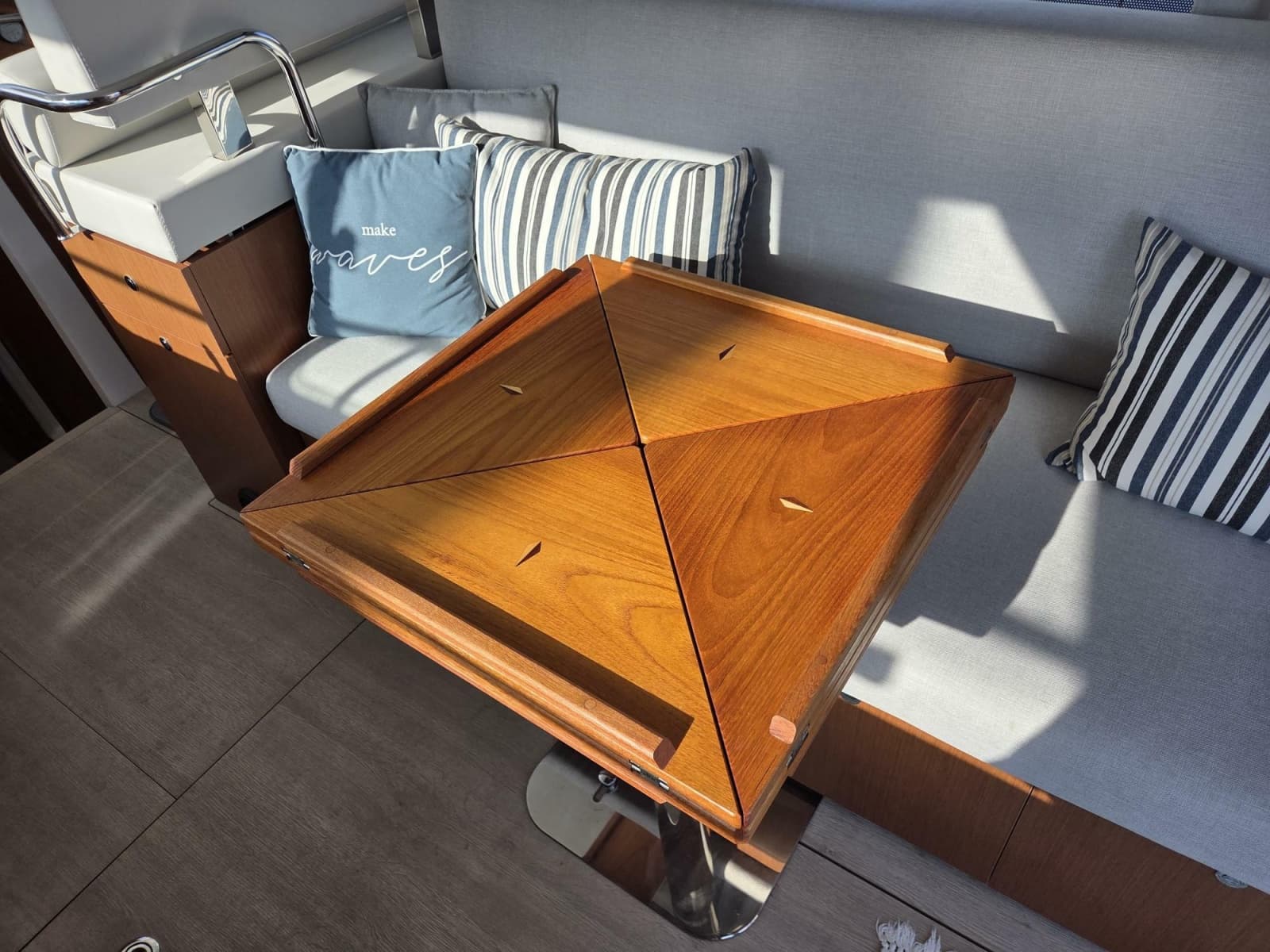 2020 Beneteau Swift Trawler 30 - Photo 10
