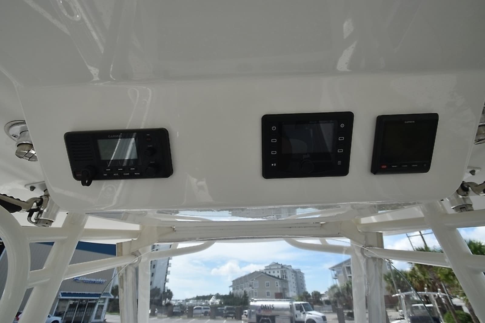 2018 Regulator 28 Forward Seating - Photo 14