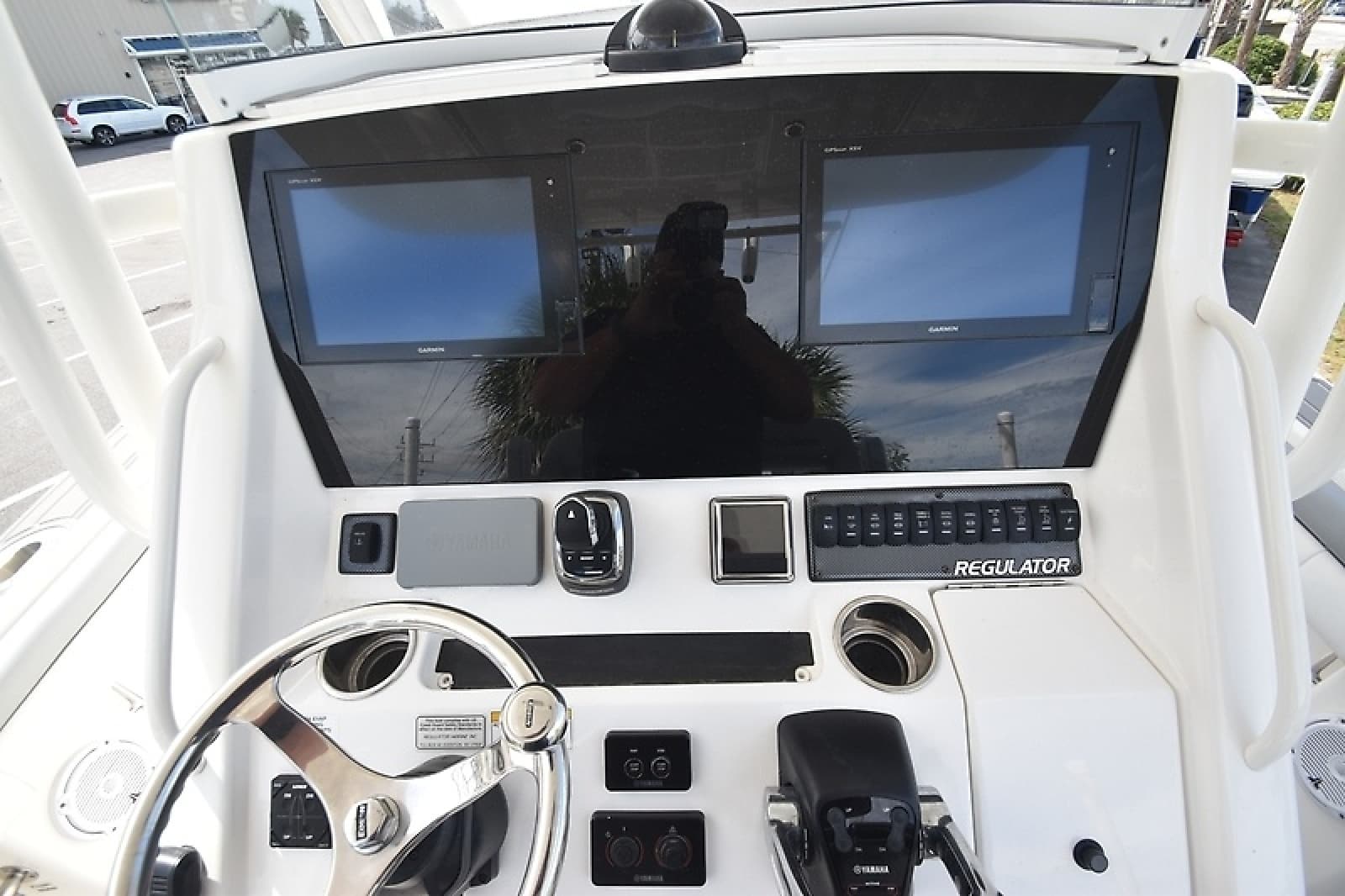 2018 Regulator 28 Forward Seating - Photo 11