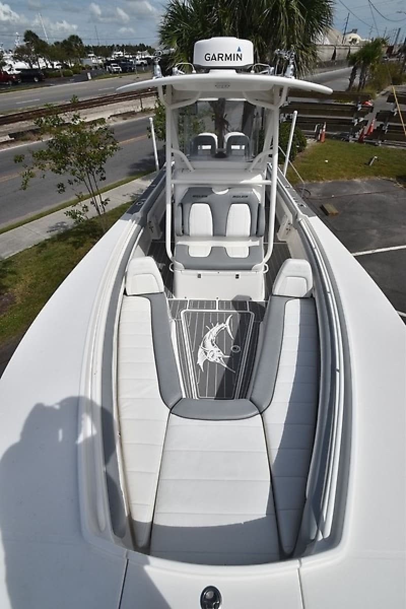 2018 Regulator 28 Forward Seating - Photo 8