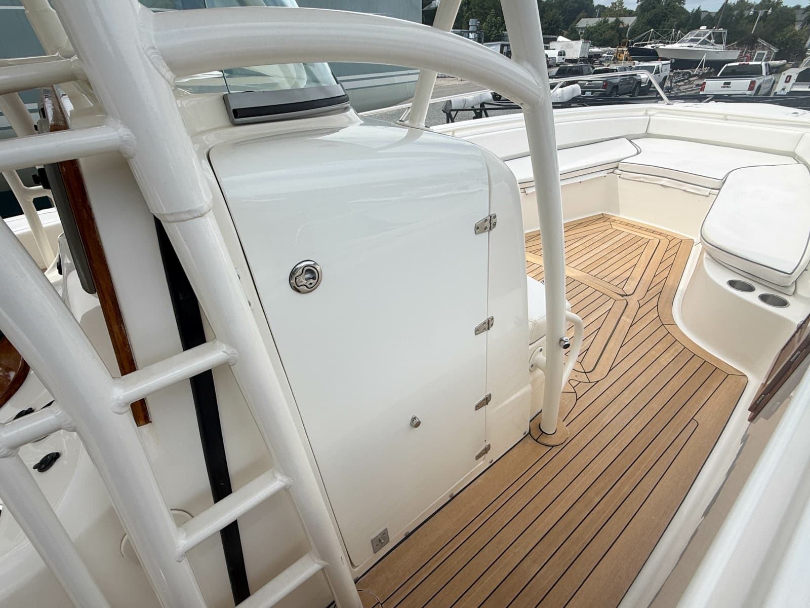 2013 Boston Whaler Justice 32 - Photo 23