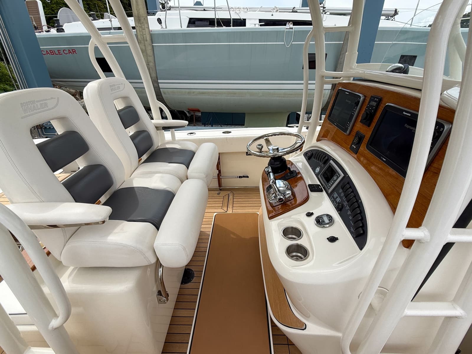 2013 Boston Whaler Justice 32 - Photo 13