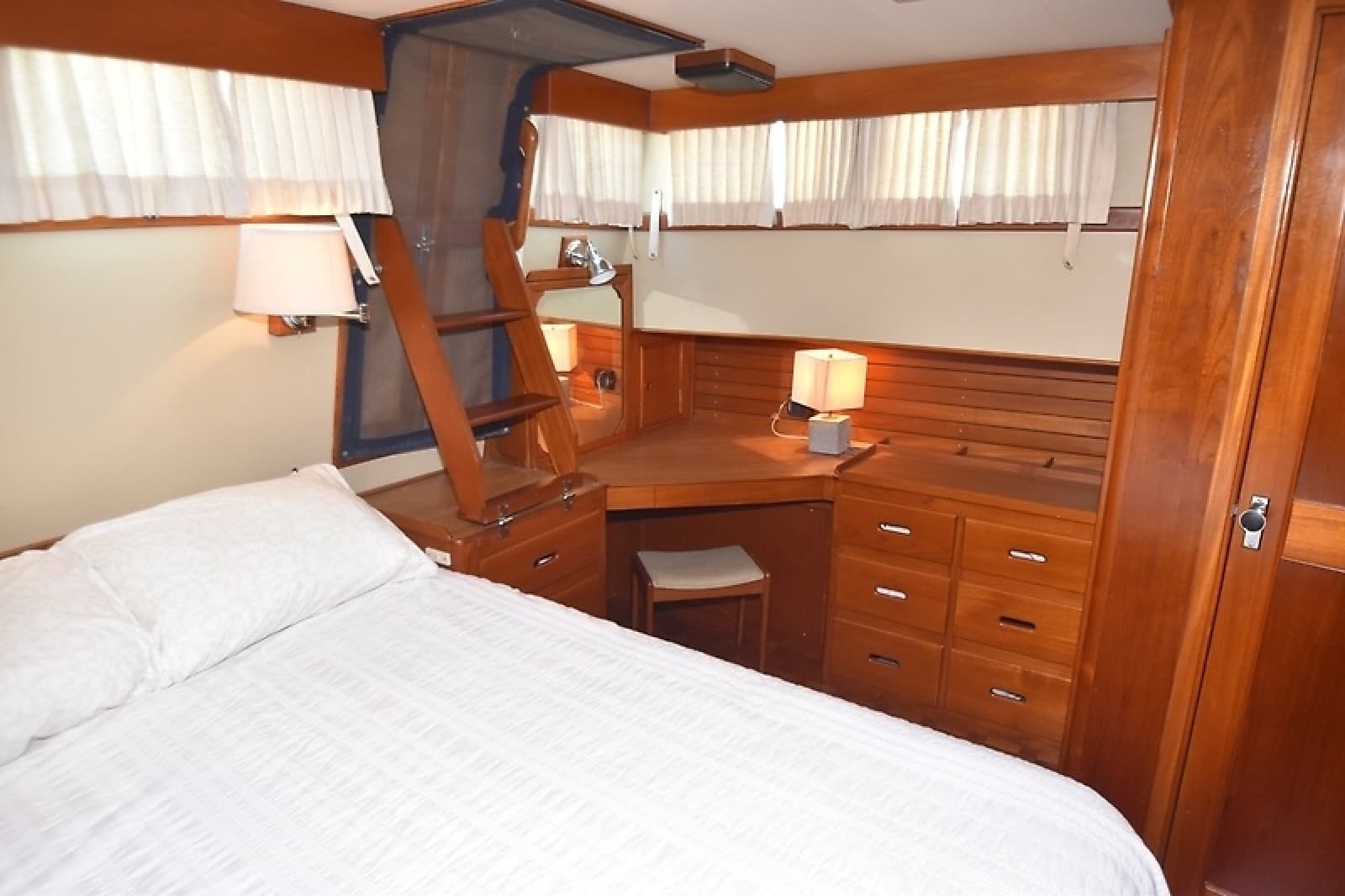 1989 Grand Banks 46 Classic - Photo 5